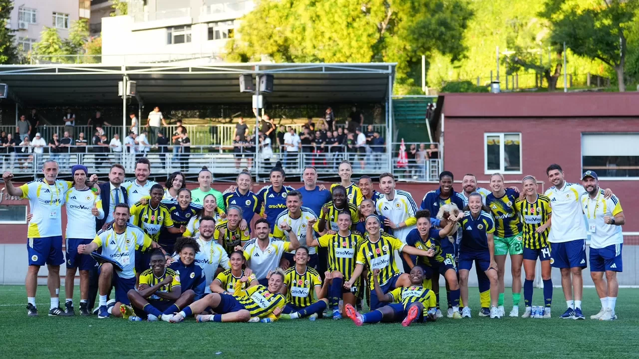 Fenerbahçe arsaVev'den Beşiktaş'a Derbi Dersi: 3-0'lık Net Galibiyet!