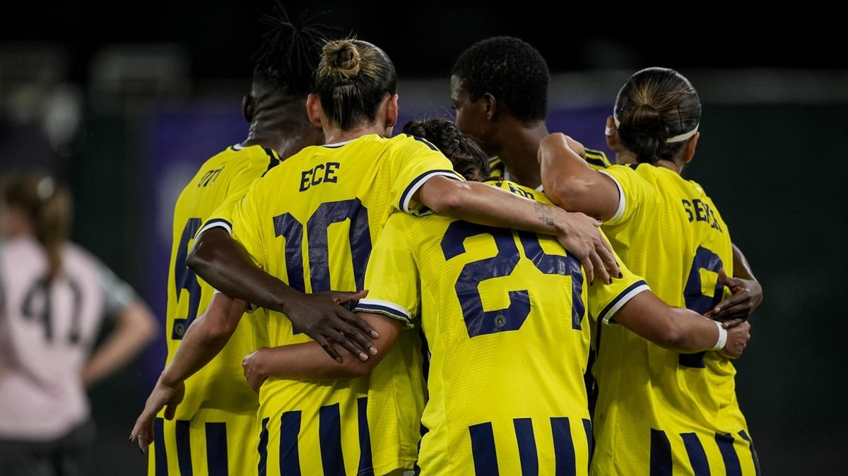 Fenerbahçe arsaVev Kadın Futbol Takımımız UEFA'da Son 16'ya Yükseldi!