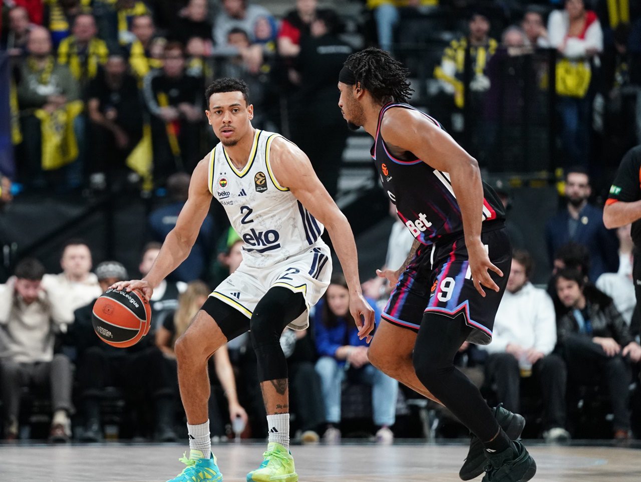 Fenerbahçe Basketbol Ailemize Güçlü Katılım: Tarfin İle 2 Sezonluk Dev İş Birliği!
