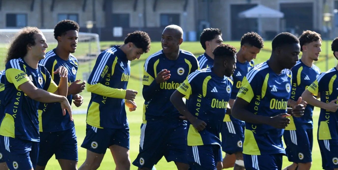 Fenerbahçe'mizde 8 Yabancı Futbolcuyla Yollar Ayrılıyor: Yeni Dönem Başlıyor!
