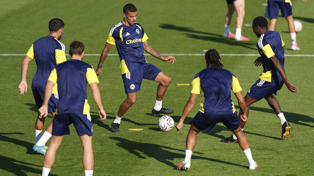 Fenerbahçe'mizin UEFA Listesi Güncellendi: İki Yıldız Kadromuzda!