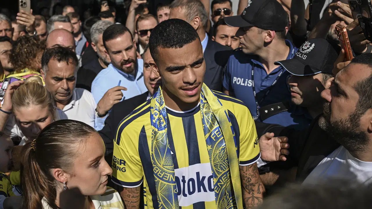 Fenerbahçe'mizin Yeni Yıldızları Muriqi, Ake ve Greenwood İmza Töreninde Konuştu!