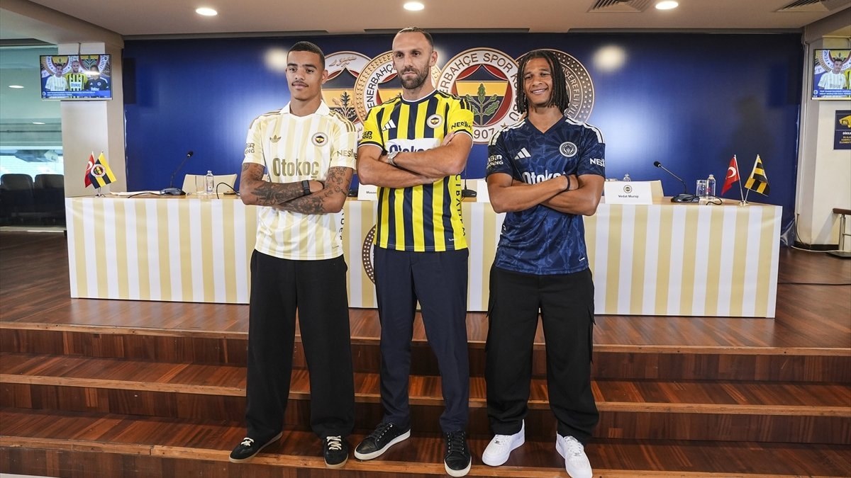 Fenerbahçe'nin UEFA Kadrosu Açıklandı: Yeni Transferler Şimdilik Yok!