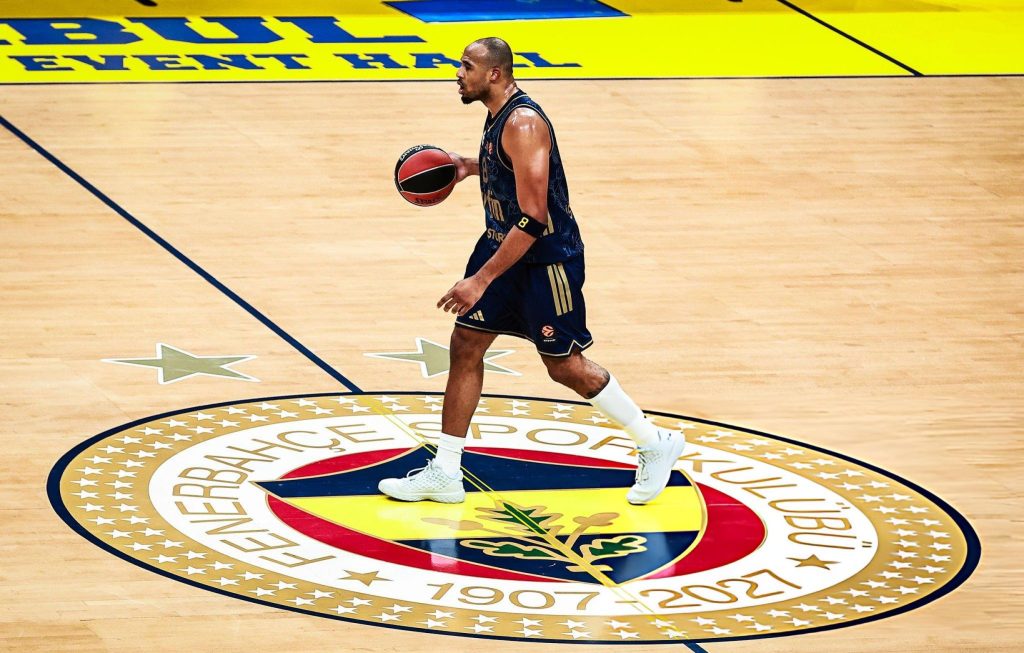 Fenerbahçe Tarfin'den Nefes Kesen Galibiyet: Horton-Tucker Coştu!