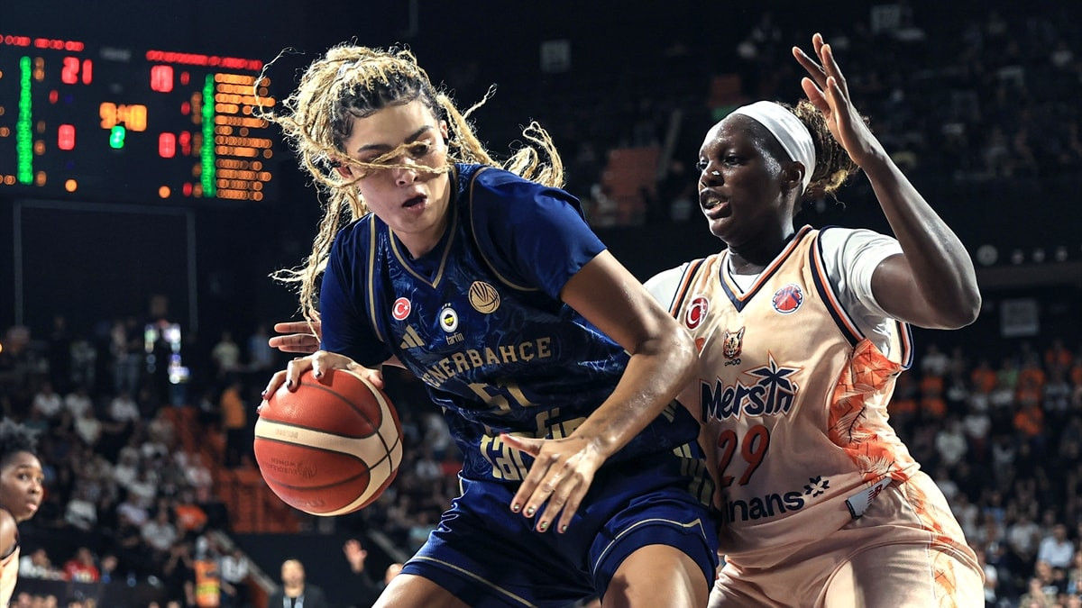 Fenerbahçe Tarfin FIBA Kadınlar Süper Kupası'nı Bir Kez Daha Müzemize Getirdi!