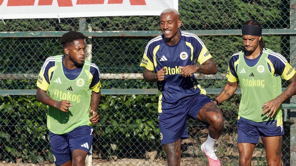 Fenerbahçemiz Gornik Zabrze Maçı Hazırlıklarını Can Bartu Tesisleri'nde Sürdürdü