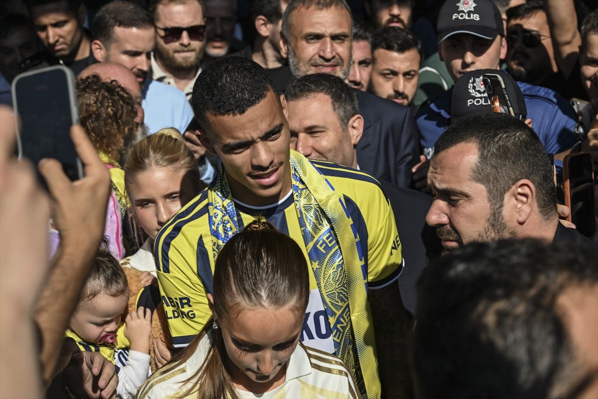 Fenerbahçemiz'in Yeni Yıldızı Mason Greenwood İstanbul'da!