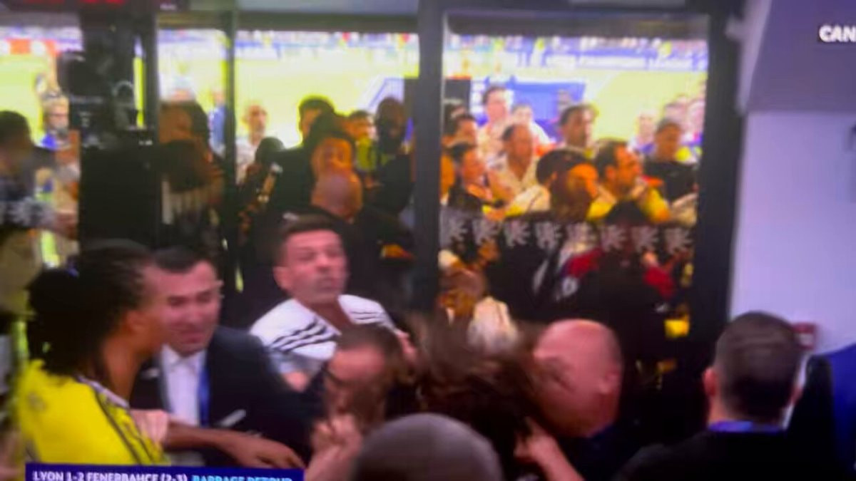 Fenerbahçemiz Şampiyonlar Ligi'nde! Lyon'da Guendouzi'ye Çirkin Saldırı!