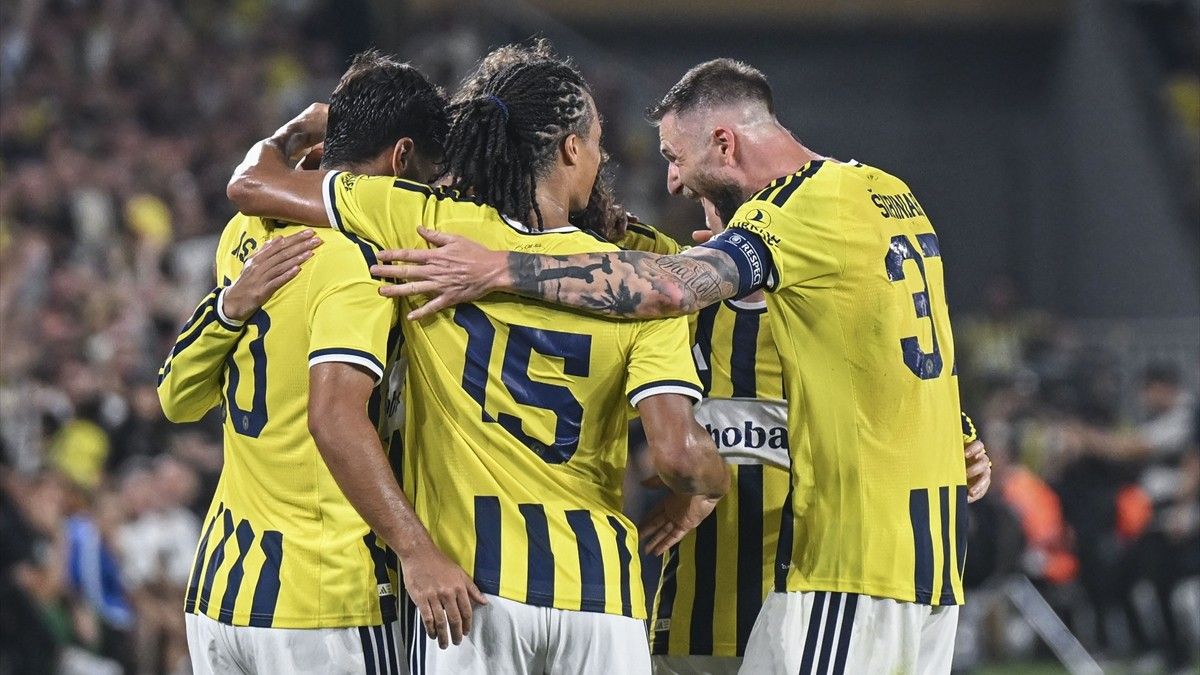 Fenerbahçemiz Sturm Graz'ı 2-0 Mağlup Etti: Tur Kapısı Aralandı!