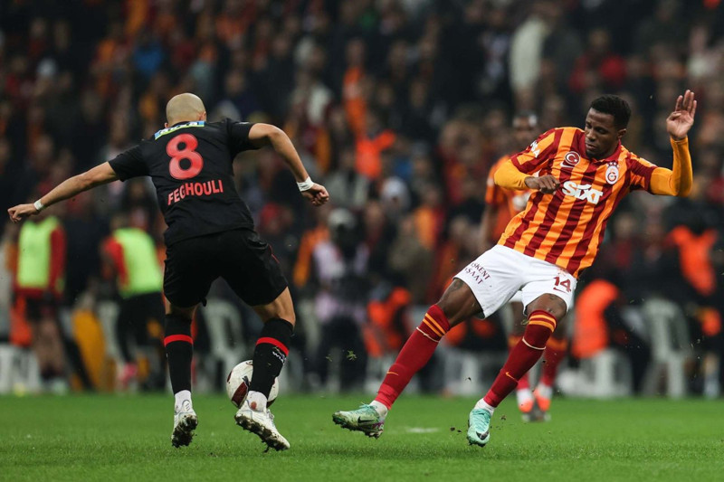 Leao Transferinde Yer Yerinden Oynayacak: Fenerbahçe Dev Hamlede!